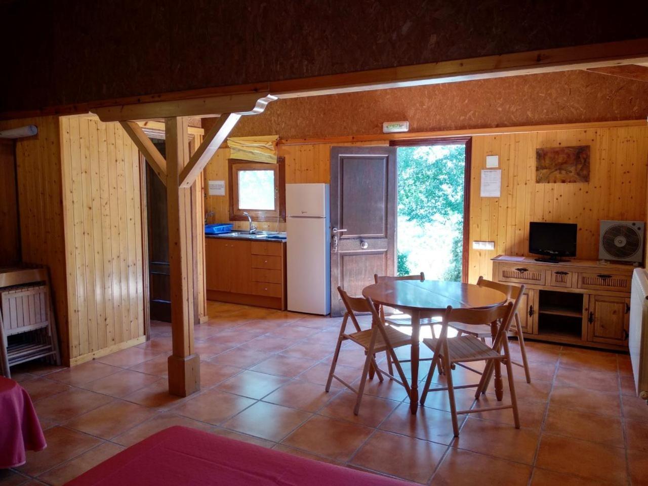 Camping Casa Fausto Cerca De Dinopolis Formiche Alto Buitenkant foto